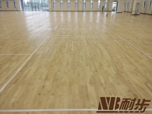 体育馆木地板选材性能和结构